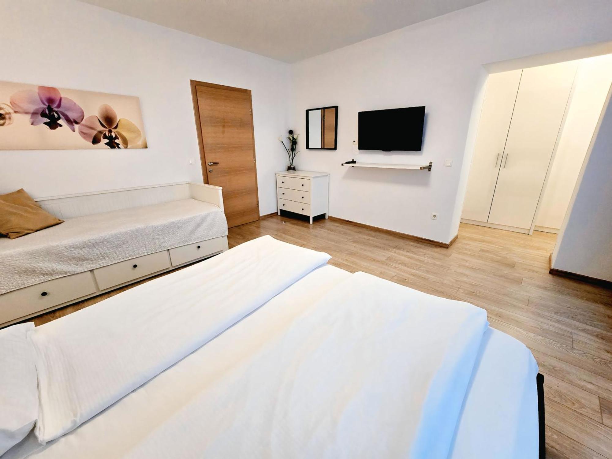City Center Apartments Mostar Buitenkant foto